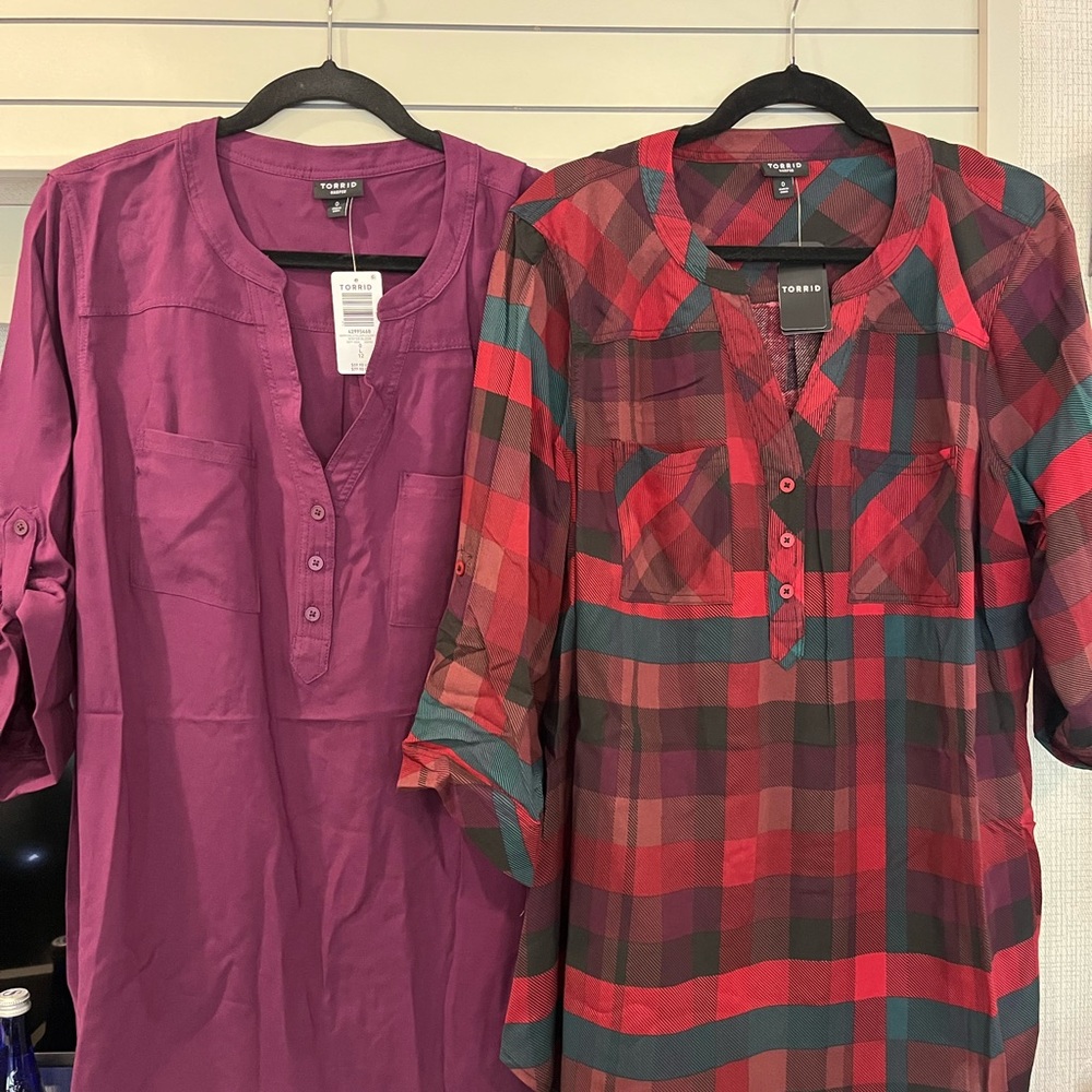 TORRID Bundle of 2 Ladies Tunics - Flowy Colorful 3/4 Plus Size sleeve tops 0X